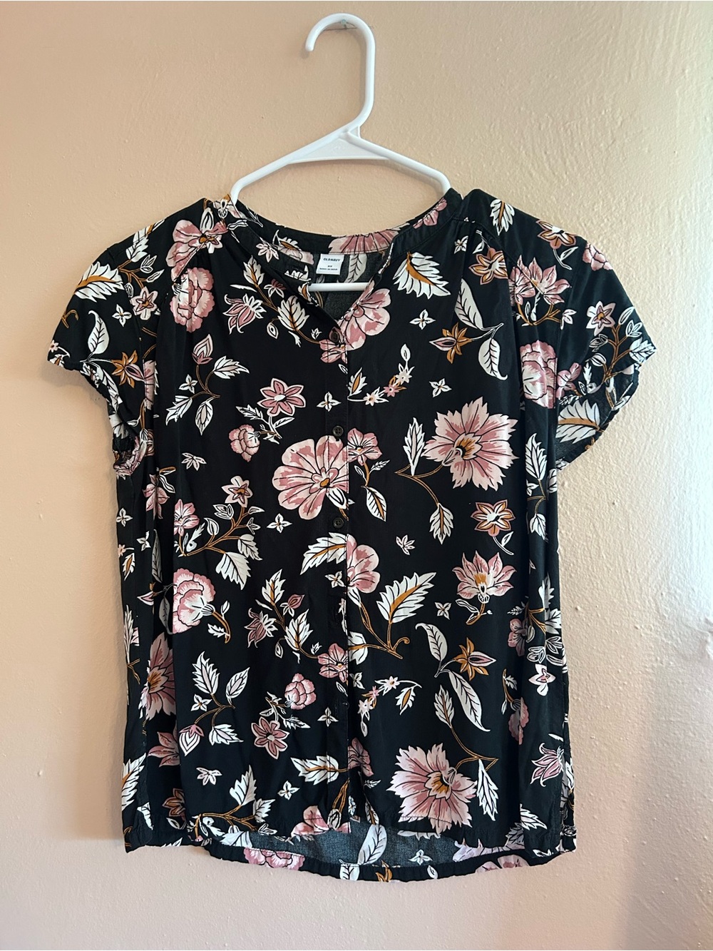 Floral Button-Front Short Sleeve Top - Black/Pink